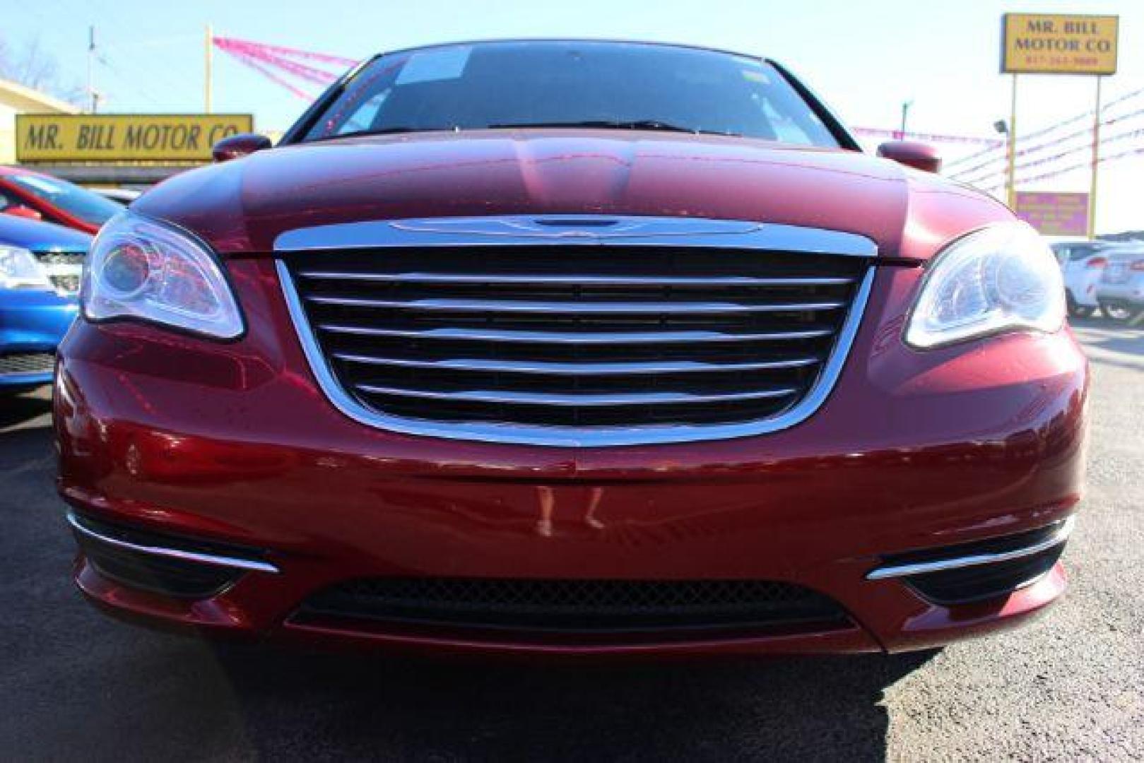 2014 Red Chrysler 200 LX (1C3CCBAB0EN) with an 2.4L L4 DOHC 16V engine, 6-Speed Automatic transmission, located at 2715 W Pioneer Pkwy, Arlington, TX, 76013, (817) 265-9009, 32.710262, -97.153236 - Photo#2