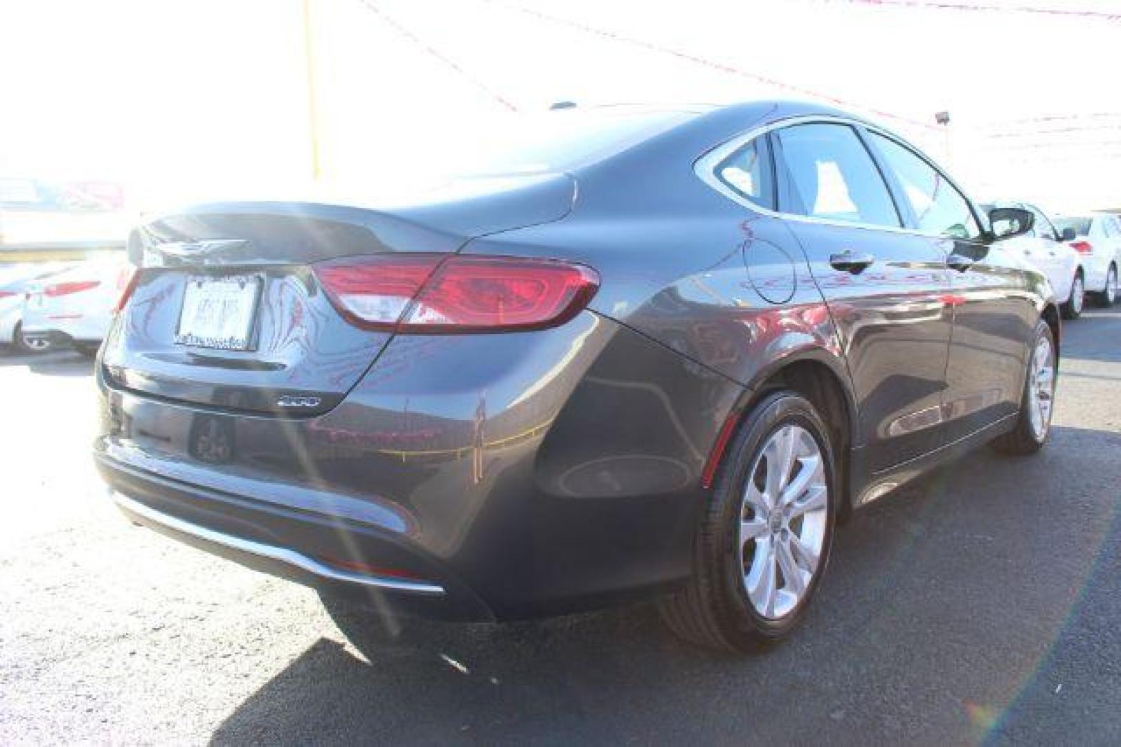 2015 GRAY Chrysler 200 Limited (1C3CCCAB8FN) with an 2.4L L4 DOHC 16V engine, 9-Speed Automatic transmission, located at 2715 W Pioneer Pkwy, Arlington, TX, 76013, (817) 265-9009, 32.710262, -97.153236 - Photo#5