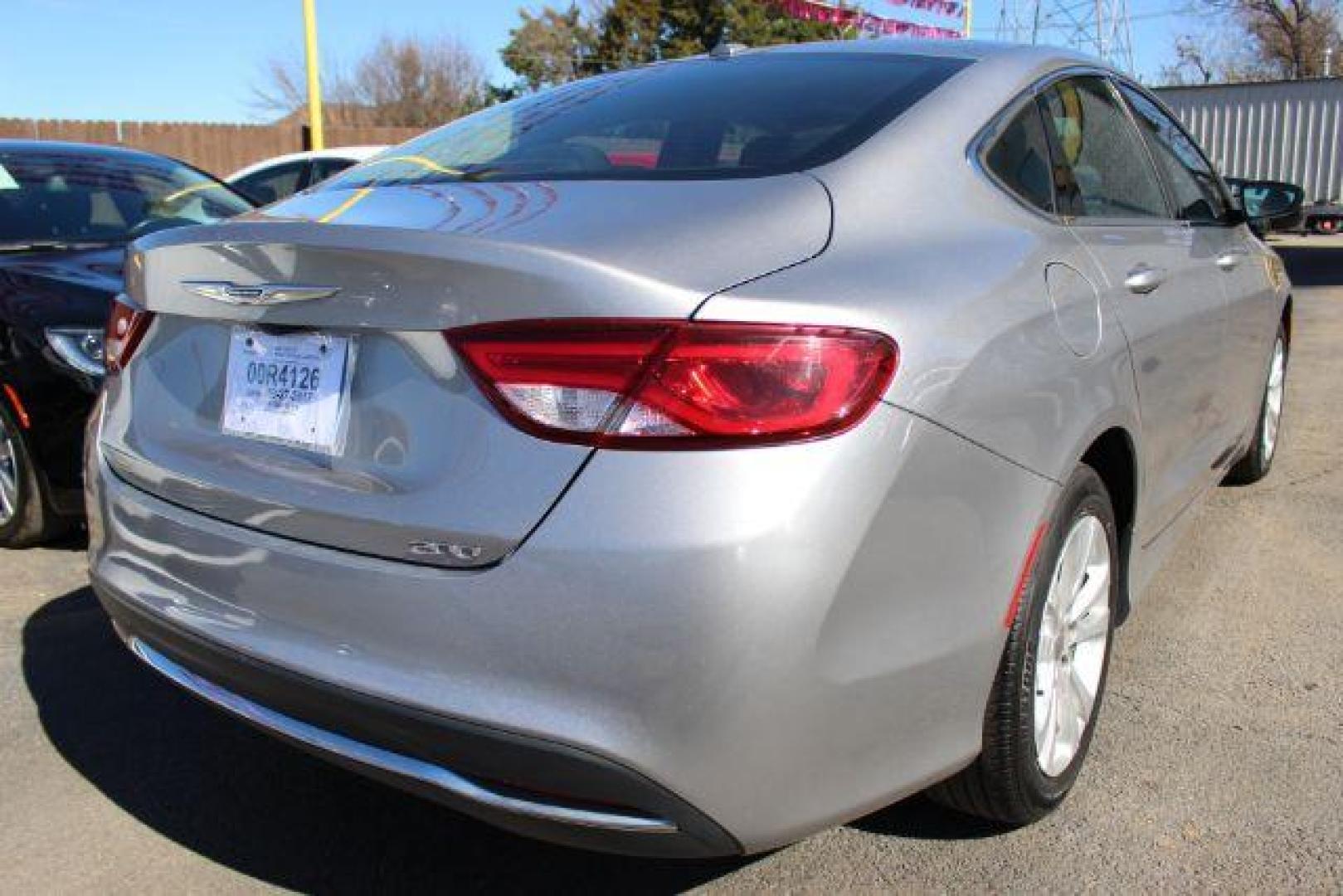 2016 GRAY Chrysler 200 Limited (1C3CCCAB6GN) with an 2.4L L4 DOHC 16V engine, 9-Speed Automatic transmission, located at 2715 W Pioneer Pkwy, Arlington, TX, 76013, (817) 265-9009, 32.710262, -97.153236 - Photo#7