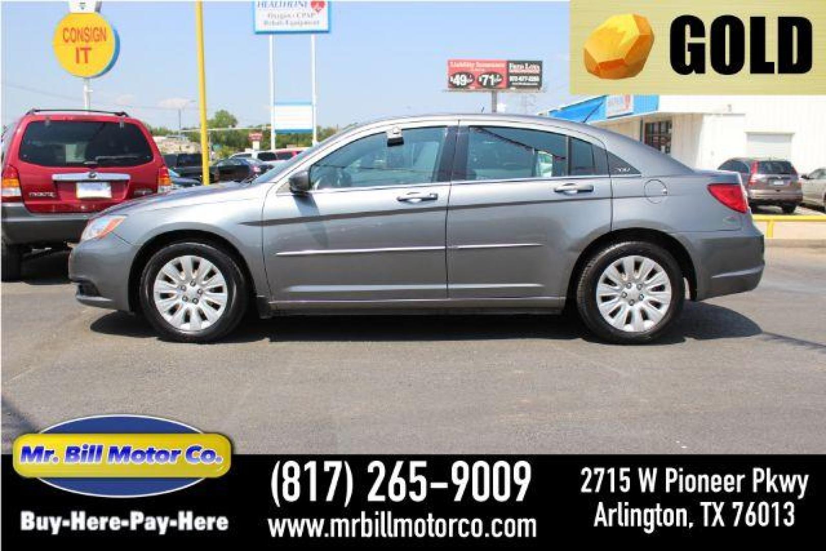 2013 GRAY Chrysler 200 LX (1C3CCBAB5DN) with an 2.4L L4 DOHC 16V engine, 6-Speed Automatic transmission, located at 2715 W Pioneer Pkwy, Arlington, TX, 76013, (817) 265-9009, 32.710262, -97.153236 - Photo#0