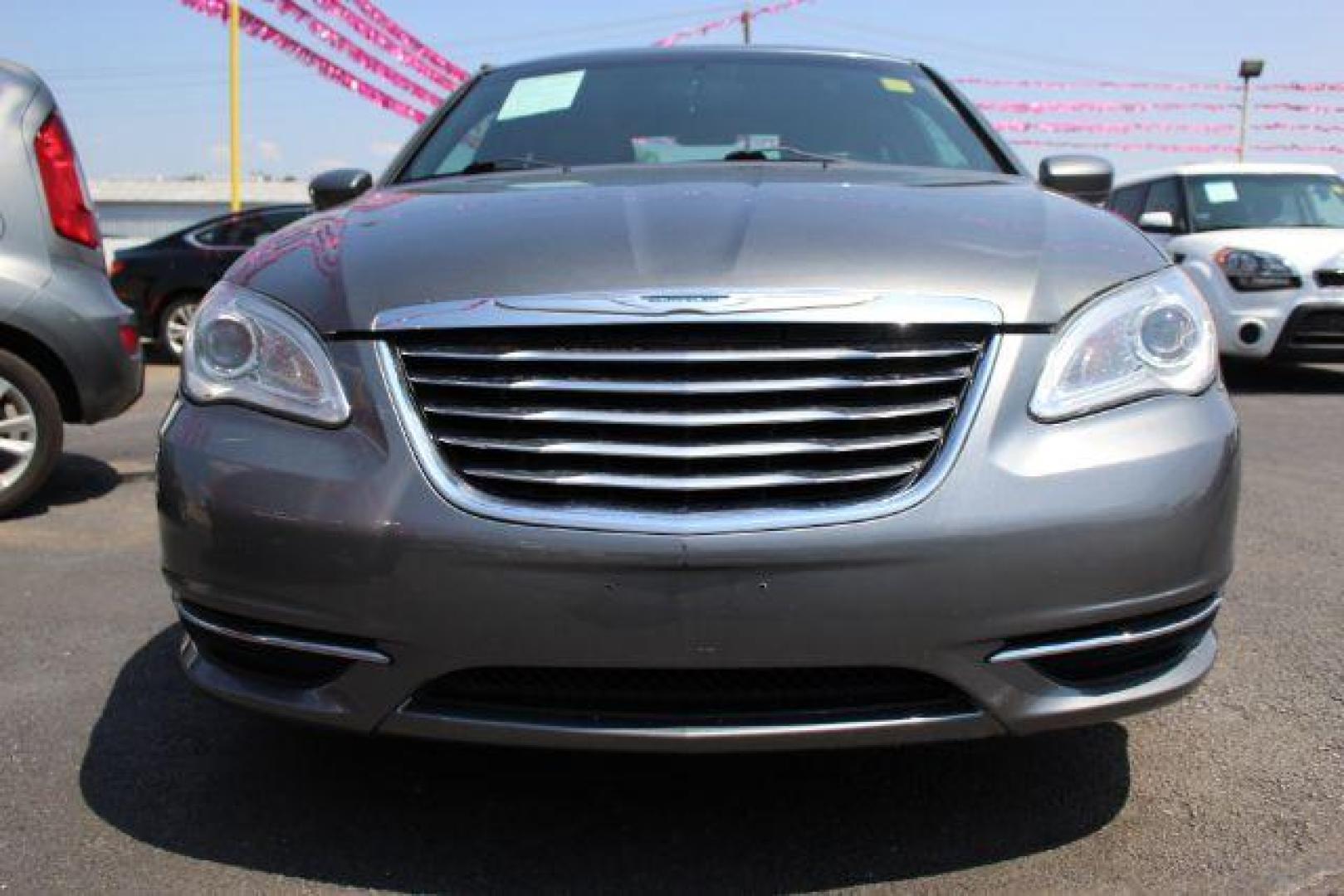 2013 GRAY Chrysler 200 LX (1C3CCBAB5DN) with an 2.4L L4 DOHC 16V engine, 6-Speed Automatic transmission, located at 2715 W Pioneer Pkwy, Arlington, TX, 76013, (817) 265-9009, 32.710262, -97.153236 - Photo#3