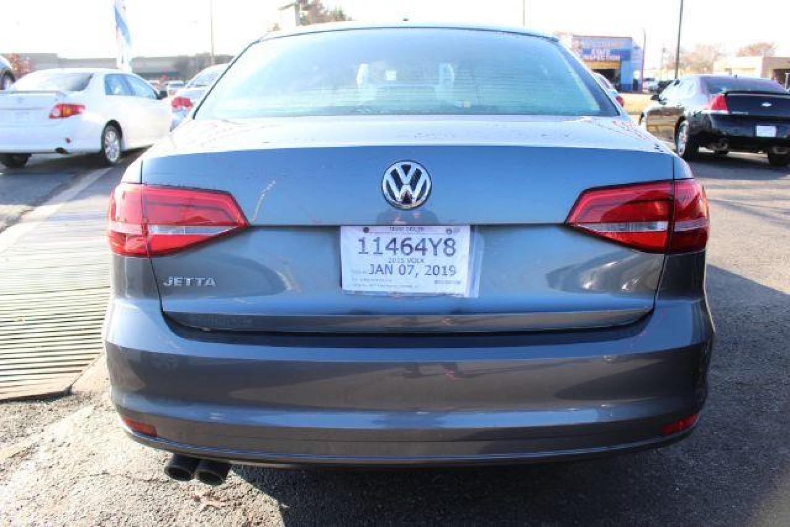 2015 GRAY VOLKSWAGEN JETTA . (3VW2K7AJ3FM) , located at 2715 W Pioneer Pkwy, Arlington, TX, 76013, (817) 265-9009, 32.710262, -97.153236 - Photo#6