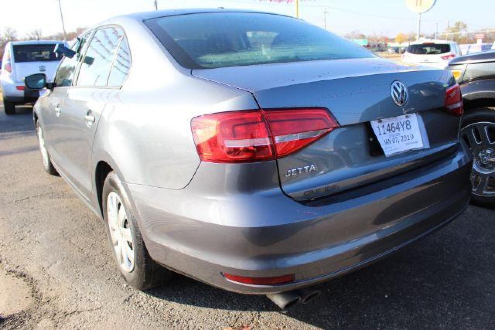 2015 GRAY VOLKSWAGEN JETTA . (3VW2K7AJ3FM) , located at 2715 W Pioneer Pkwy, Arlington, TX, 76013, (817) 265-9009, 32.710262, -97.153236 - Photo#7