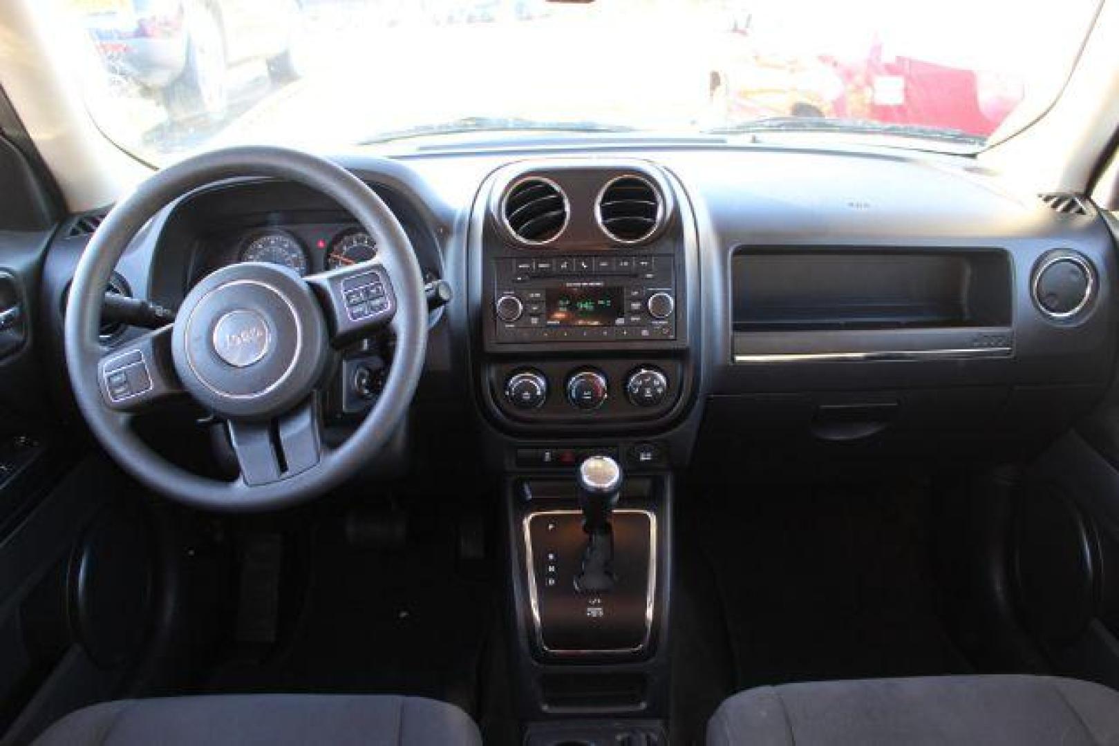 2016 Gray Jeep Patriot Sport 2WD (1C4NJPBB3GD) with an 2.4L L4 DOHC 16V engine, located at 2715 W Pioneer Pkwy, Arlington, TX, 76013, (817) 265-9009, 32.710262, -97.153236 - Photo#11