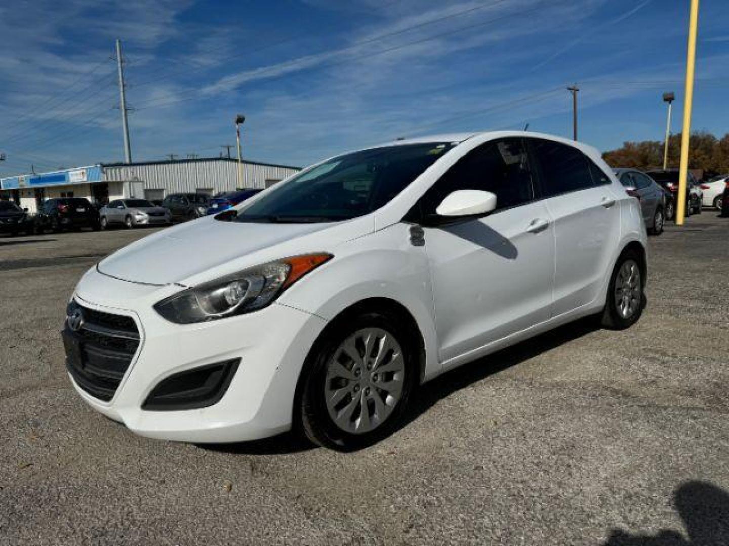 2017 WHITE Hyundai Elantra GT A/T (KMHD35LH2HU) with an 2.0L L4 16V DOHC engine, 6-Speed Automatic transmission, located at 2715 W Pioneer Pkwy, Arlington, TX, 76013, (817) 265-9009, 32.710262, -97.153236 - Photo#2