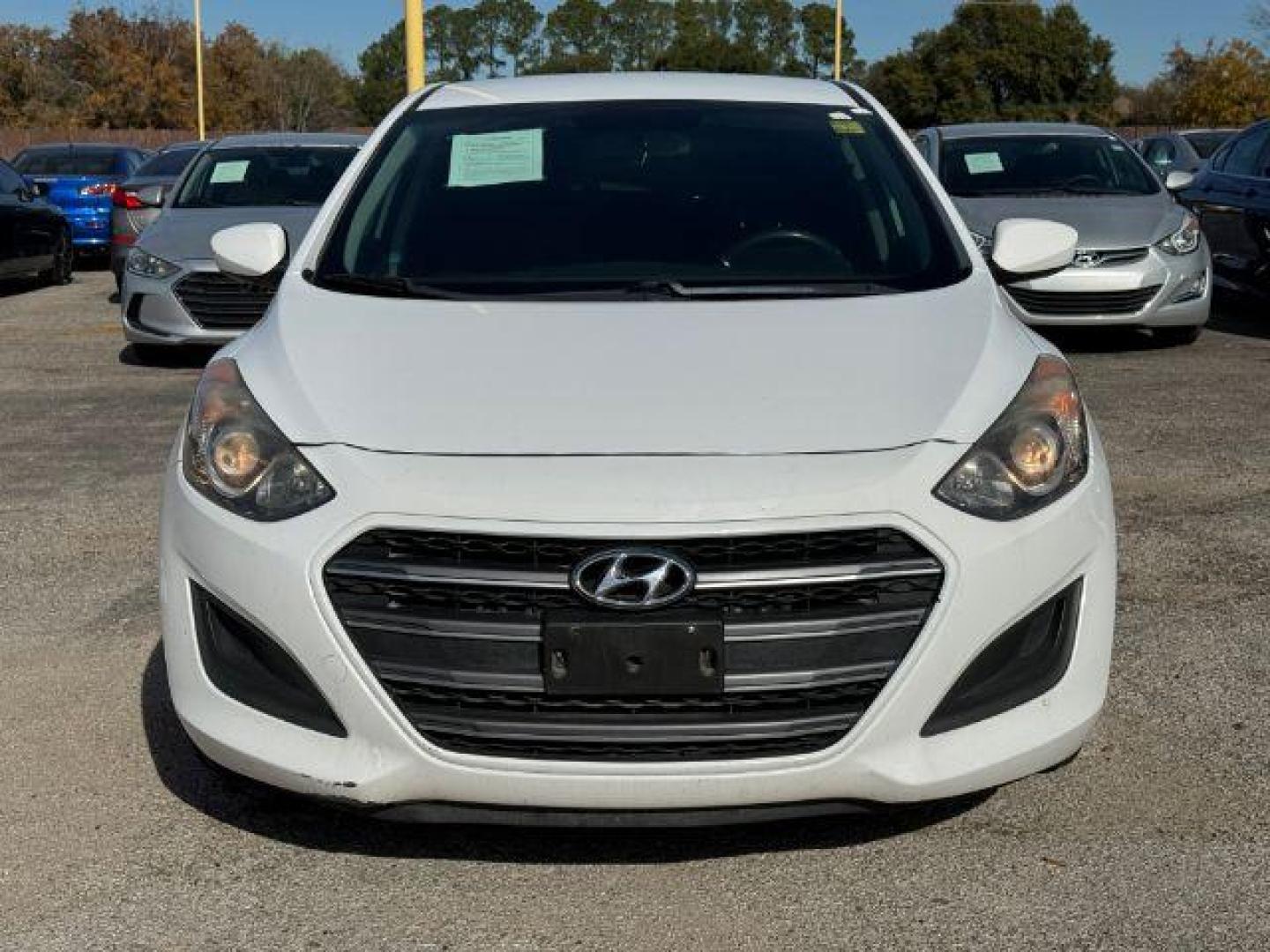 2017 WHITE Hyundai Elantra GT A/T (KMHD35LH2HU) with an 2.0L L4 16V DOHC engine, 6-Speed Automatic transmission, located at 2715 W Pioneer Pkwy, Arlington, TX, 76013, (817) 265-9009, 32.710262, -97.153236 - Photo#3