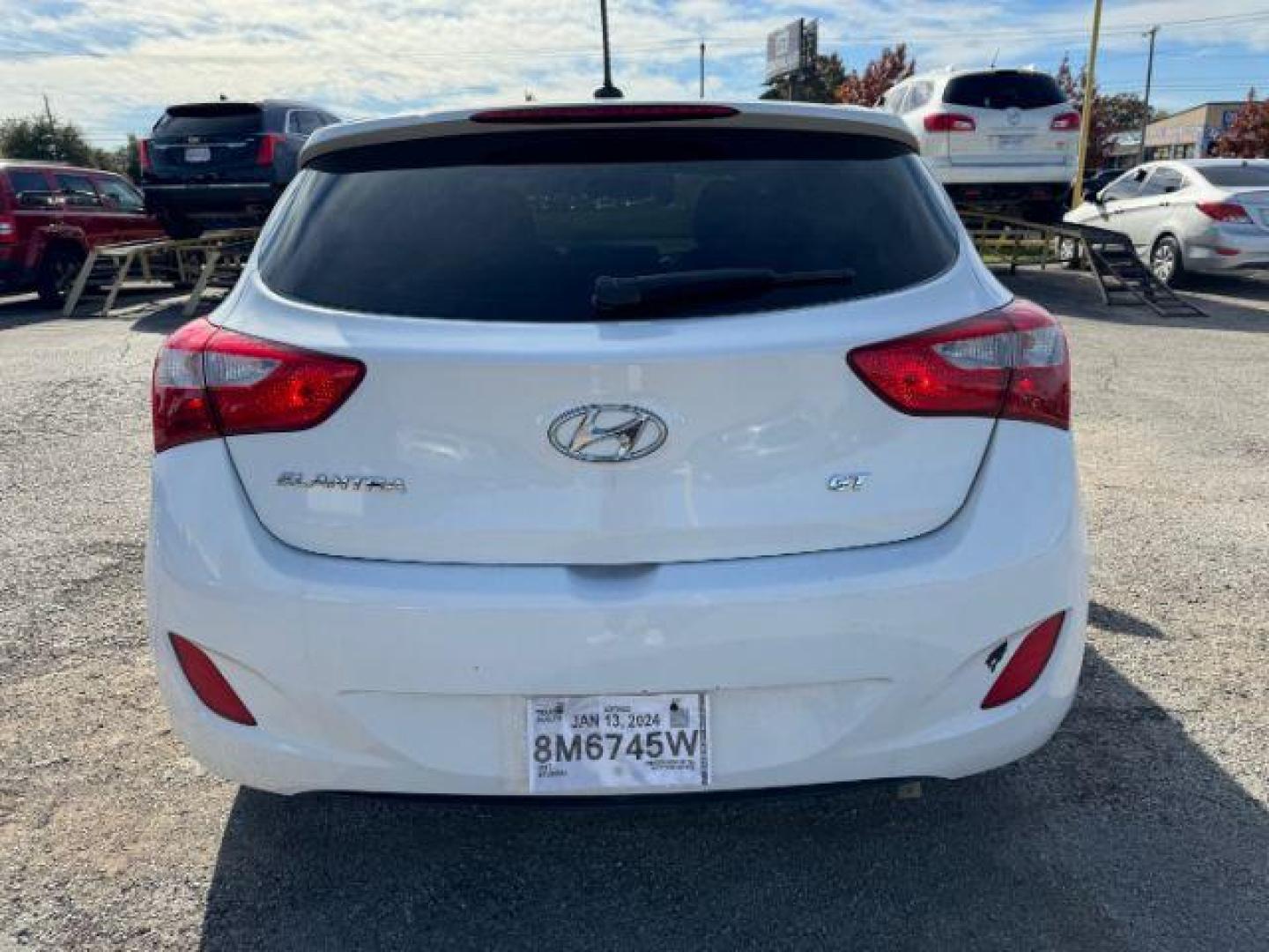 2017 WHITE Hyundai Elantra GT A/T (KMHD35LH2HU) with an 2.0L L4 16V DOHC engine, 6-Speed Automatic transmission, located at 2715 W Pioneer Pkwy, Arlington, TX, 76013, (817) 265-9009, 32.710262, -97.153236 - Photo#7