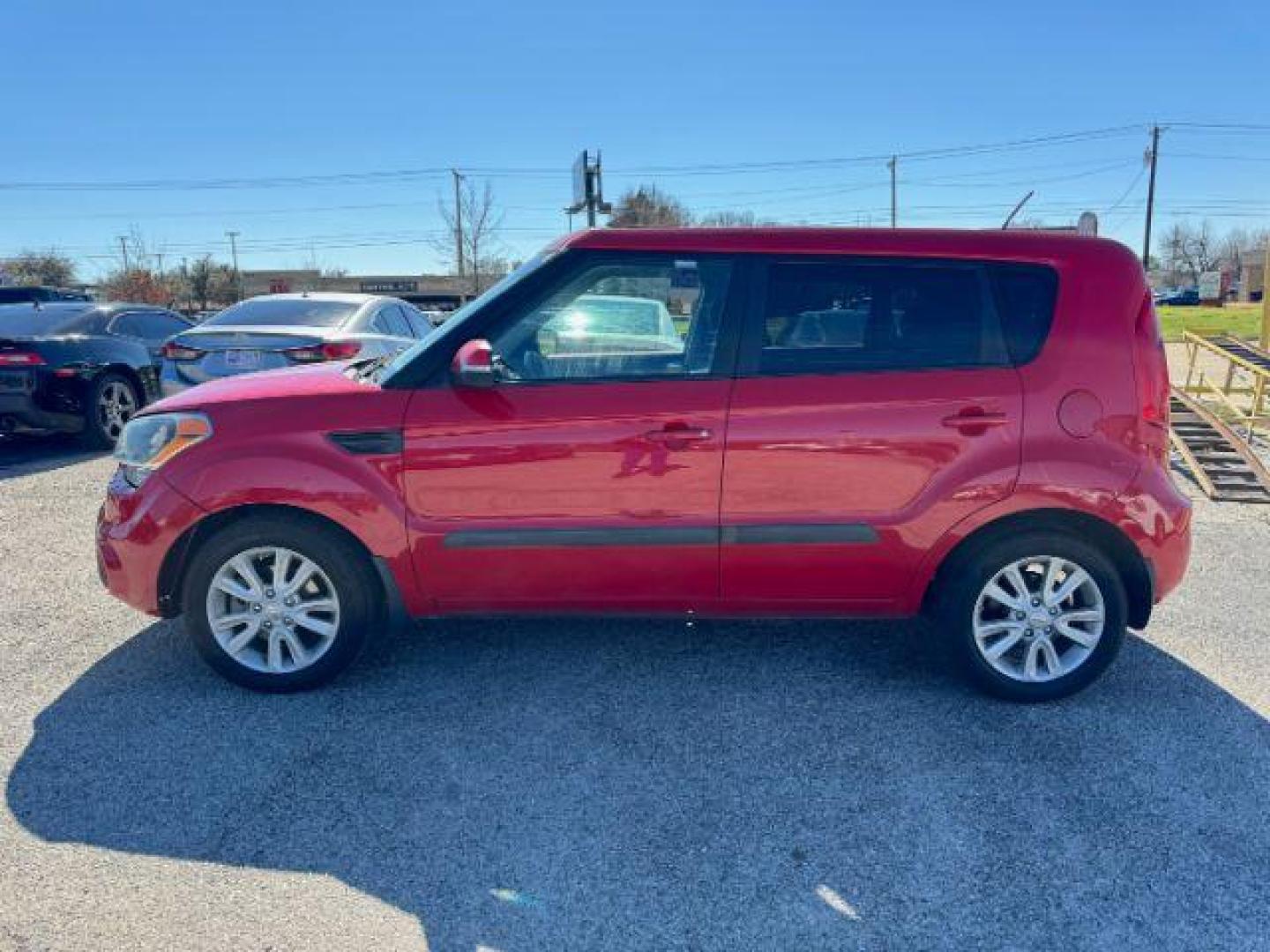 2015 Kia Soul + (KNDJP3A51F7) with an 2.0L L4 DOHC 16V engine, 6-Speed Automatic transmission, located at 2715 W Pioneer Pkwy, Arlington, TX, 76013, (817) 265-9009, 32.710262, -97.153236 - Photo#1