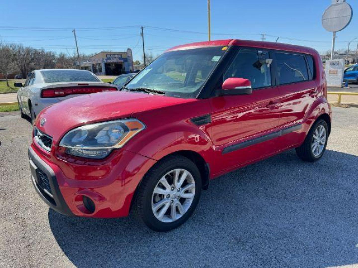 2015 Kia Soul + (KNDJP3A51F7) with an 2.0L L4 DOHC 16V engine, 6-Speed Automatic transmission, located at 2715 W Pioneer Pkwy, Arlington, TX, 76013, (817) 265-9009, 32.710262, -97.153236 - Photo#2