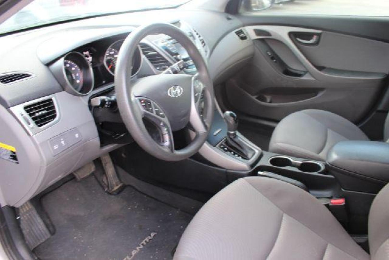 2016 SILVER Hyundai Elantra SE 6AT (5NPDH4AE4GH) with an 1.8L L4 DOHC 16V engine, 6-Speed Automatic transmission, located at 2715 W Pioneer Pkwy, Arlington, TX, 76013, (817) 265-9009, 32.710262, -97.153236 - Photo#13