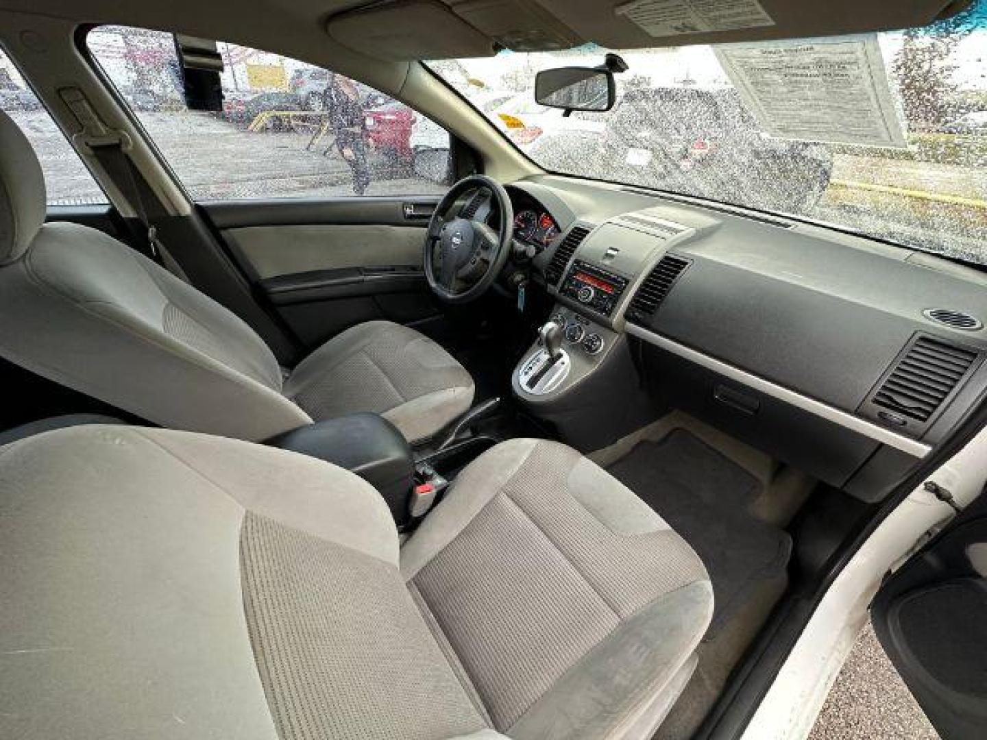 2011 WHITE Nissan Sentra 2.0 S (3N1AB6AP0BL) with an 2.0L L4 DOHC 16V engine, located at 2715 W Pioneer Pkwy, Arlington, TX, 76013, (817) 265-9009, 32.710262, -97.153236 - Photo#10