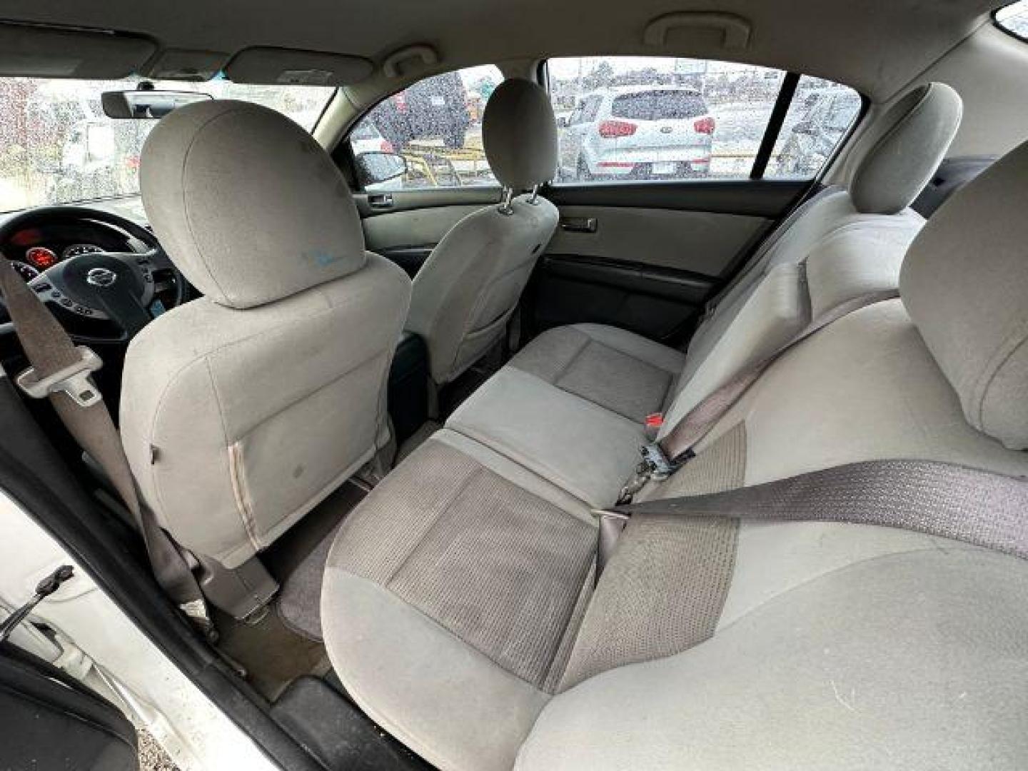 2011 WHITE Nissan Sentra 2.0 S (3N1AB6AP0BL) with an 2.0L L4 DOHC 16V engine, located at 2715 W Pioneer Pkwy, Arlington, TX, 76013, (817) 265-9009, 32.710262, -97.153236 - Photo#11