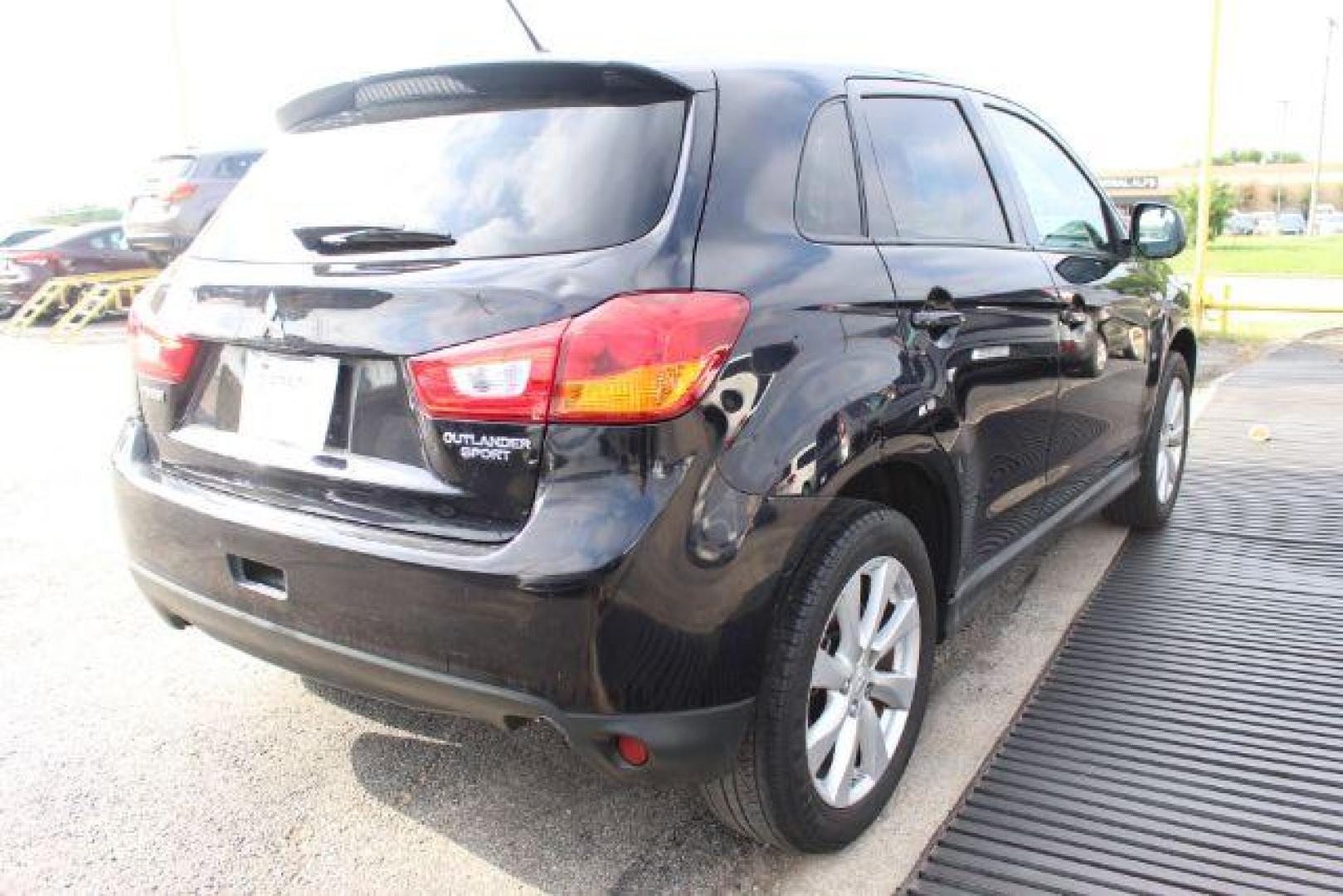 2013 BLACK Mitsubishi Outlander Sport ES 2WD (4A4AP3AU1DE) with an 2.0L L4 DOHC 16V engine, located at 2715 W Pioneer Pkwy, Arlington, TX, 76013, (817) 265-9009, 32.710262, -97.153236 - Photo#5