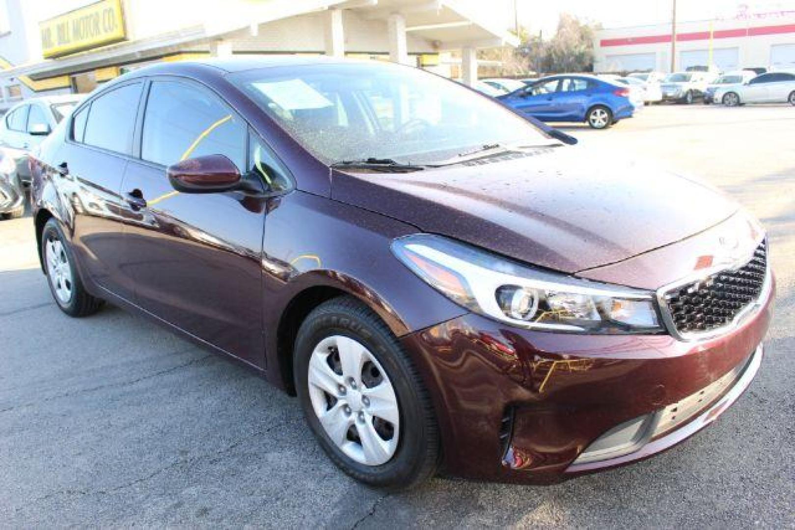 2018 MAROON Kia Forte LX 6A (3KPFK4A72JE) with an 2.0L L4 DOHC 16V engine, 6-Speed Automatic transmission, located at 2715 W Pioneer Pkwy, Arlington, TX, 76013, (817) 265-9009, 32.710262, -97.153236 - Photo#4