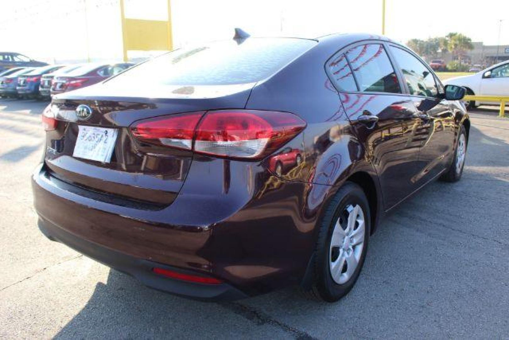 2018 MAROON Kia Forte LX 6A (3KPFK4A72JE) with an 2.0L L4 DOHC 16V engine, 6-Speed Automatic transmission, located at 2715 W Pioneer Pkwy, Arlington, TX, 76013, (817) 265-9009, 32.710262, -97.153236 - Photo#5