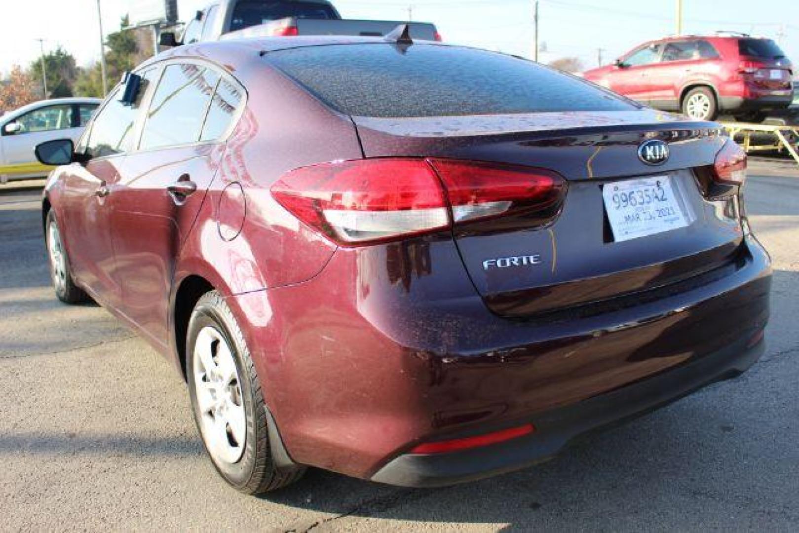 2018 MAROON Kia Forte LX 6A (3KPFK4A72JE) with an 2.0L L4 DOHC 16V engine, 6-Speed Automatic transmission, located at 2715 W Pioneer Pkwy, Arlington, TX, 76013, (817) 265-9009, 32.710262, -97.153236 - Photo#7