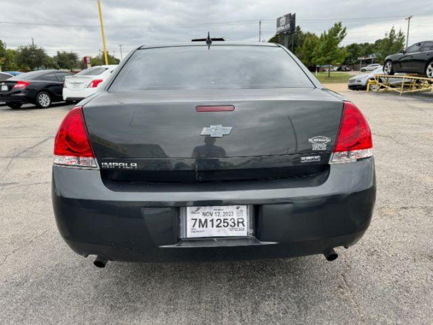 2013 GRAY Chevrolet Impala LS (Fleet) (2G1WF5E31D1) with an 3.6L V6 DOHC 16V FFV engine, 6-Speed Automatic transmission, located at 2715 W Pioneer Pkwy, Arlington, TX, 76013, (817) 265-9009, 32.710262, -97.153236 - Photo#8