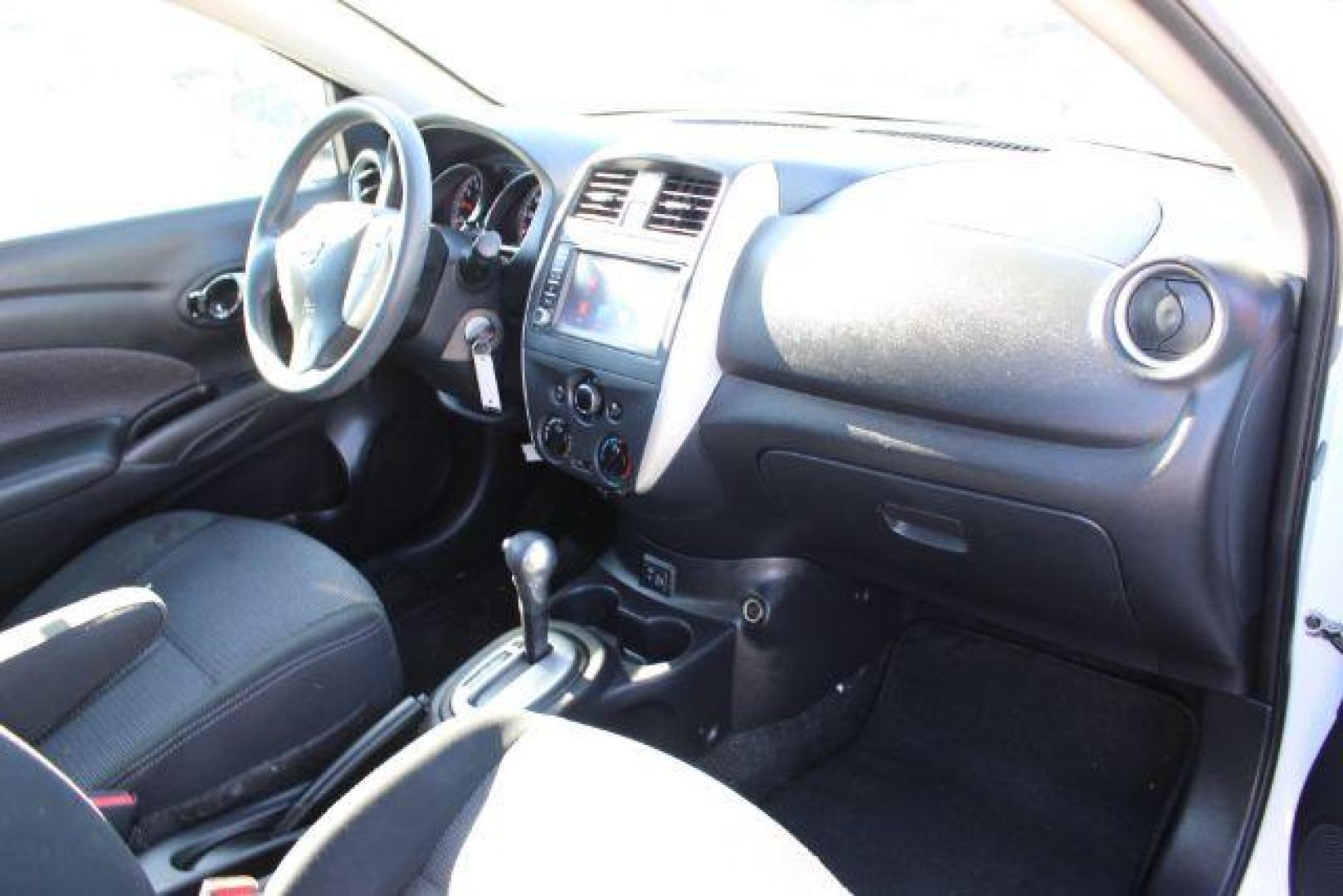 2019 WHITE Nissan Versa 1.6 SV Sedan (3N1CN7AP5KL) with an 1.6L L4 DOHC 16V engine, Continuously Variabl transmission, located at 2715 W Pioneer Pkwy, Arlington, TX, 76013, (817) 265-9009, 32.710262, -97.153236 - Photo#11