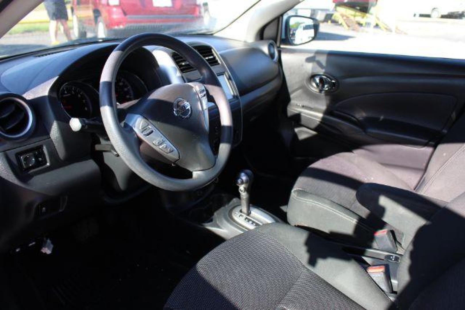 2019 WHITE Nissan Versa 1.6 SV Sedan (3N1CN7AP5KL) with an 1.6L L4 DOHC 16V engine, Continuously Variabl transmission, located at 2715 W Pioneer Pkwy, Arlington, TX, 76013, (817) 265-9009, 32.710262, -97.153236 - Photo#12