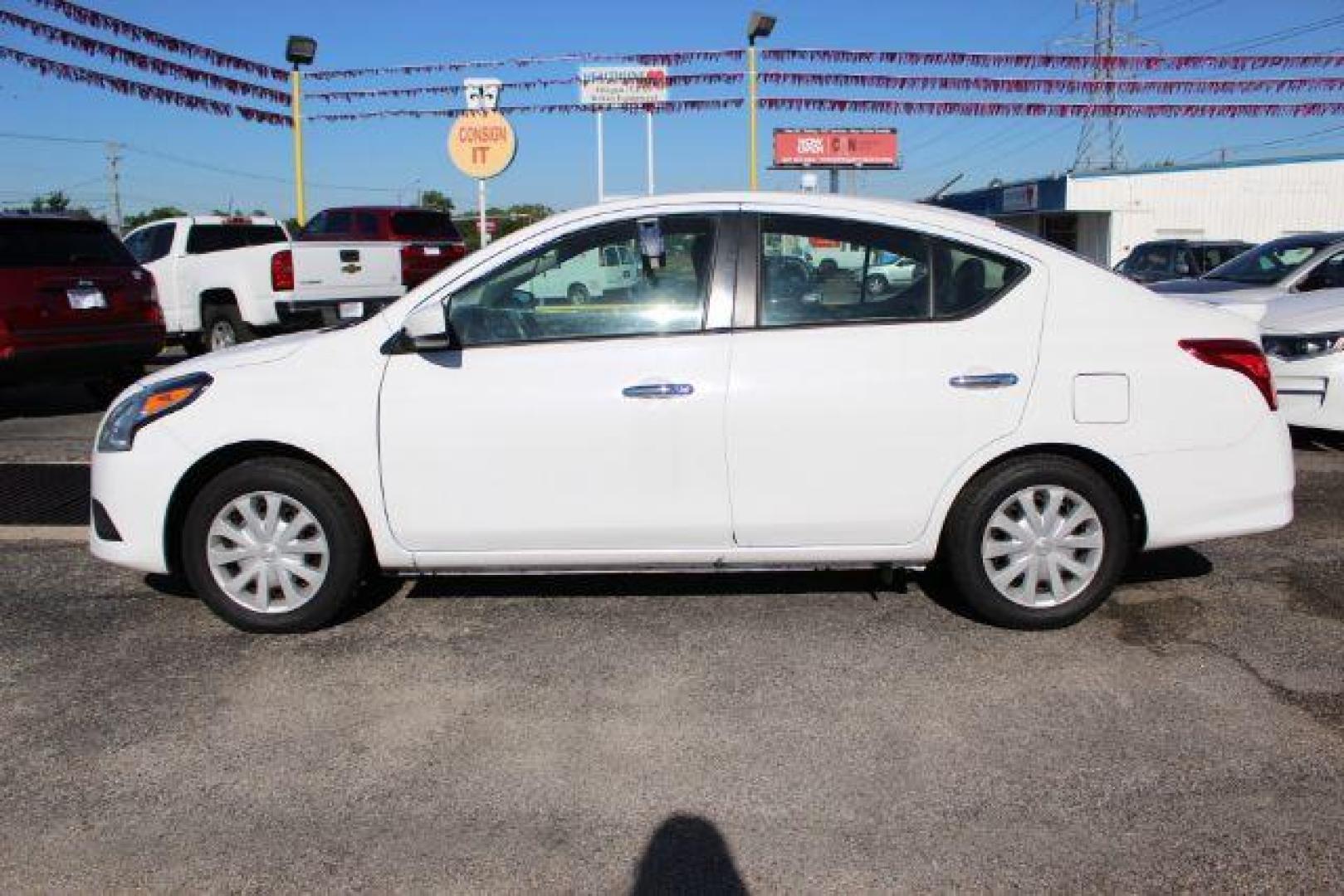 2019 WHITE Nissan Versa 1.6 SV Sedan (3N1CN7AP5KL) with an 1.6L L4 DOHC 16V engine, Continuously Variabl transmission, located at 2715 W Pioneer Pkwy, Arlington, TX, 76013, (817) 265-9009, 32.710262, -97.153236 - Photo#1