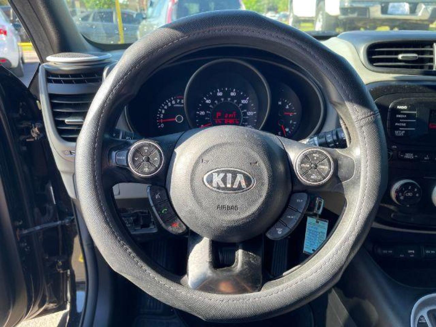 2015 Black Kia Soul Base (KNDJN2A26F7) with an 1.6L L4 DOHC 16V engine, located at 2715 W Pioneer Pkwy, Arlington, TX, 76013, (817) 265-9009, 32.710262, -97.153236 - Photo#16