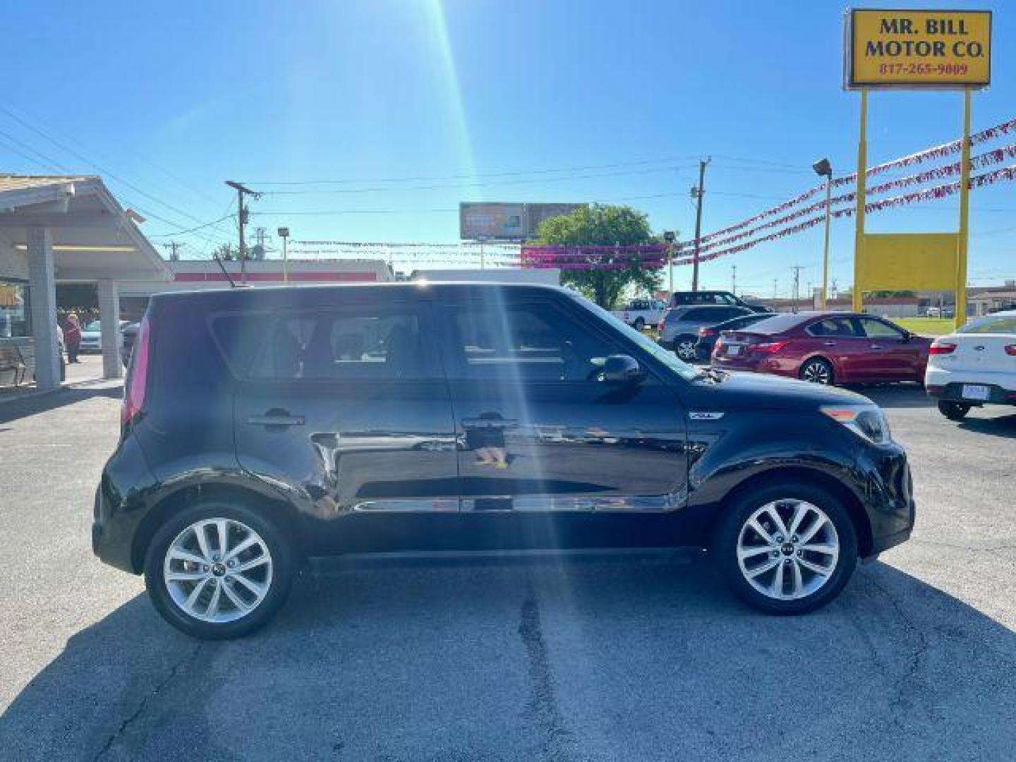 2015 Black Kia Soul Base (KNDJN2A26F7) with an 1.6L L4 DOHC 16V engine, located at 2715 W Pioneer Pkwy, Arlington, TX, 76013, (817) 265-9009, 32.710262, -97.153236 - Photo#5