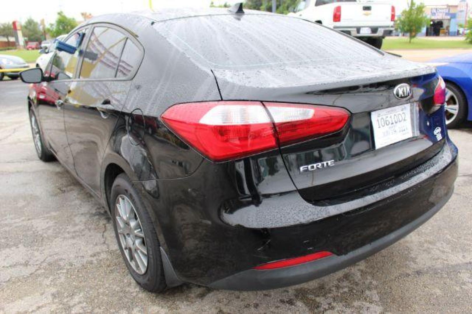 2014 BLACK Kia Forte LX A6 (KNAFK4A66E5) with an 1.8L L4 DOHC 16V engine, 6-Speed Automatic transmission, located at 2715 W Pioneer Pkwy, Arlington, TX, 76013, (817) 265-9009, 32.710262, -97.153236 - Photo#7