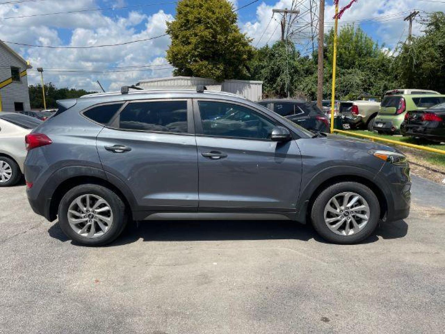 2016 GRAY Hyundai Tucson Eco (KM8J33A28GU) with an 1.6L L4 DOHC 16V engine, 7-Speed Automatic transmission, located at 2715 W Pioneer Pkwy, Arlington, TX, 76013, (817) 265-9009, 32.710262, -97.153236 - Photo#5