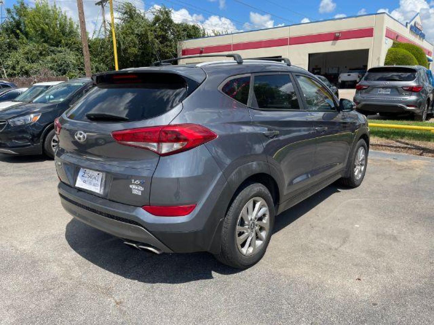 2016 GRAY Hyundai Tucson Eco (KM8J33A28GU) with an 1.6L L4 DOHC 16V engine, 7-Speed Automatic transmission, located at 2715 W Pioneer Pkwy, Arlington, TX, 76013, (817) 265-9009, 32.710262, -97.153236 - Photo#6