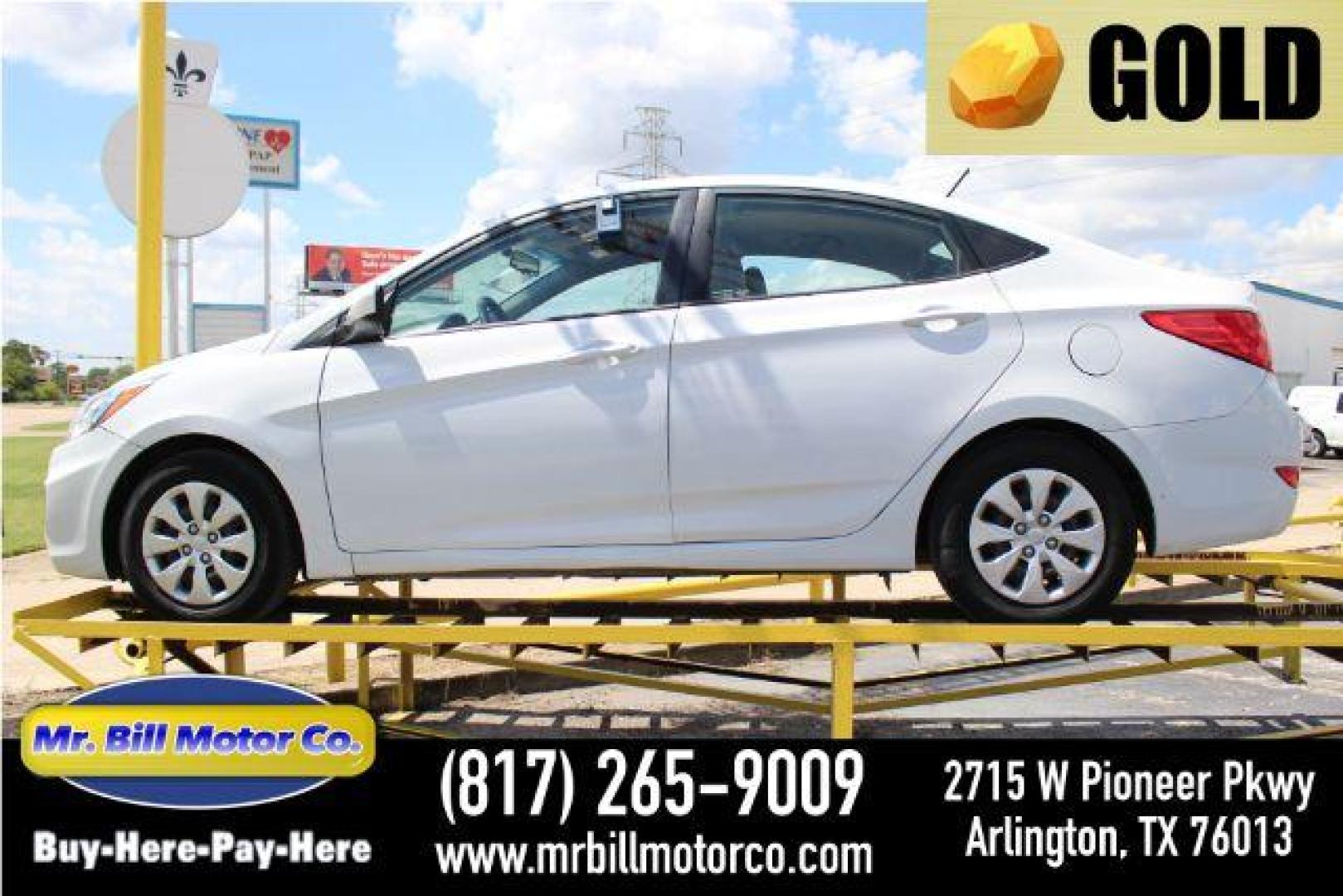 2017 White Hyundai Accent SE 4-Door 6A (KMHCT4AE3HU) with an 1.6L L4 DOHC 16V engine, 6-Speed Automatic transmission, located at 2715 W Pioneer Pkwy, Arlington, TX, 76013, (817) 265-9009, 32.710262, -97.153236 - Photo#0