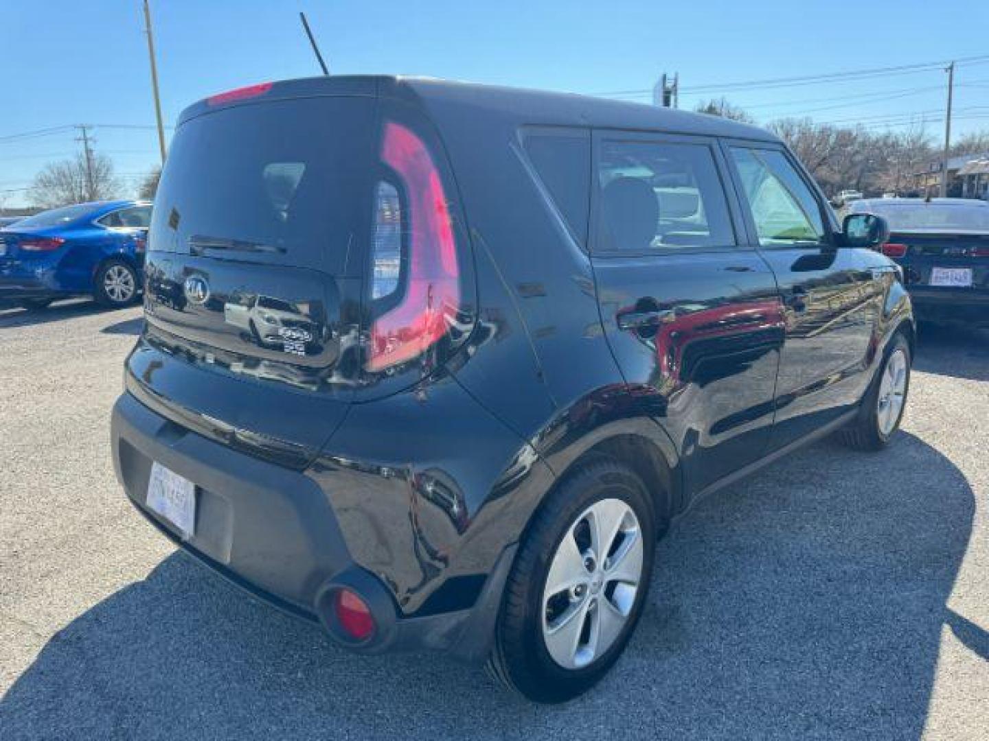 2015 BLACK Kia Soul Base (KNDJN2A27F7) with an 1.6L L4 DOHC 16V engine, located at 2715 W Pioneer Pkwy, Arlington, TX, 76013, (817) 265-9009, 32.710262, -97.153236 - Photo#6