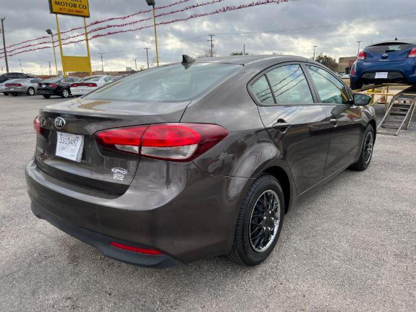 2017 BROWN Kia Forte LX 6A (3KPFK4A77HE) with an 2.0L L4 DOHC 16V engine, 6-Speed Automatic transmission, located at 2715 W Pioneer Pkwy, Arlington, TX, 76013, (817) 265-9009, 32.710262, -97.153236 - Photo#6