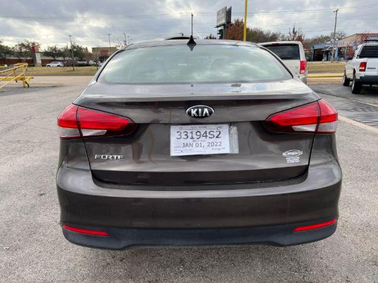 2017 BROWN Kia Forte LX 6A (3KPFK4A77HE) with an 2.0L L4 DOHC 16V engine, 6-Speed Automatic transmission, located at 2715 W Pioneer Pkwy, Arlington, TX, 76013, (817) 265-9009, 32.710262, -97.153236 - Photo#7