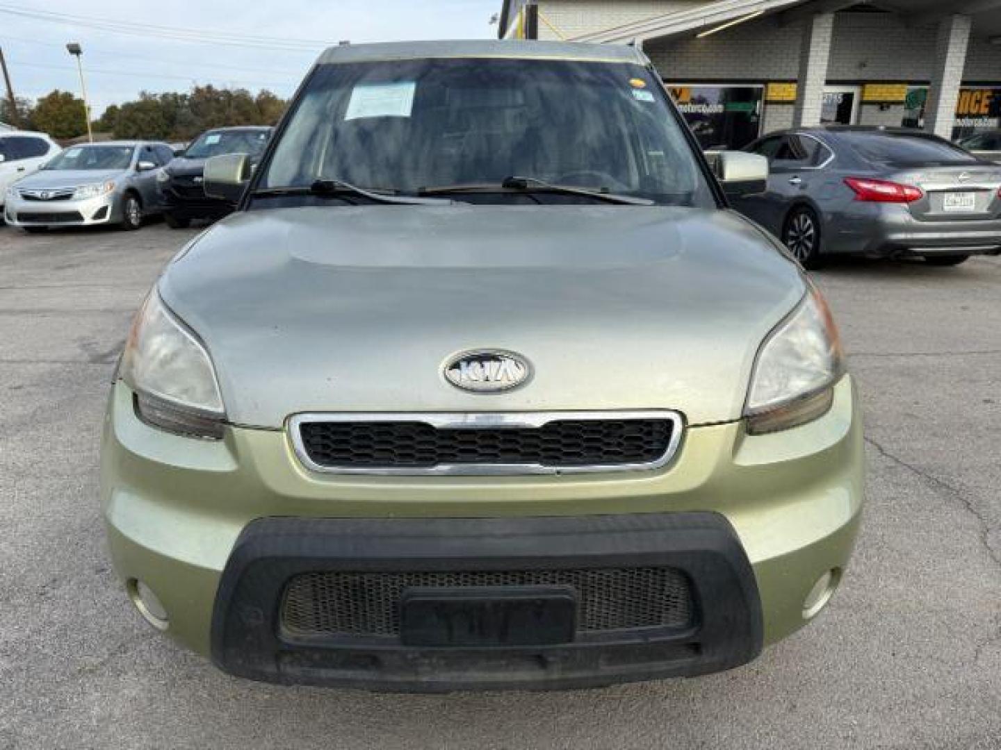 2010 Green Kia Soul ! (KNDJT2A27A7) with an 2.0L L4 DOHC 16V engine, located at 2715 W Pioneer Pkwy, Arlington, TX, 76013, (817) 265-9009, 32.710262, -97.153236 - Photo#4