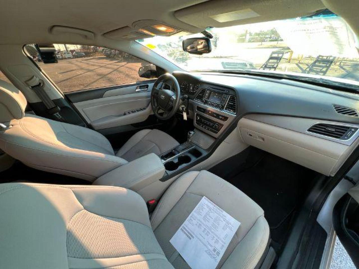 2015 SILVER Hyundai Sonata SE (5NPE24AF0FH) with an 2.4L L4 DOHC 16V engine, 7-Speed Automatic transmission, located at 2715 W Pioneer Pkwy, Arlington, TX, 76013, (817) 265-9009, 32.710262, -97.153236 - Photo#10