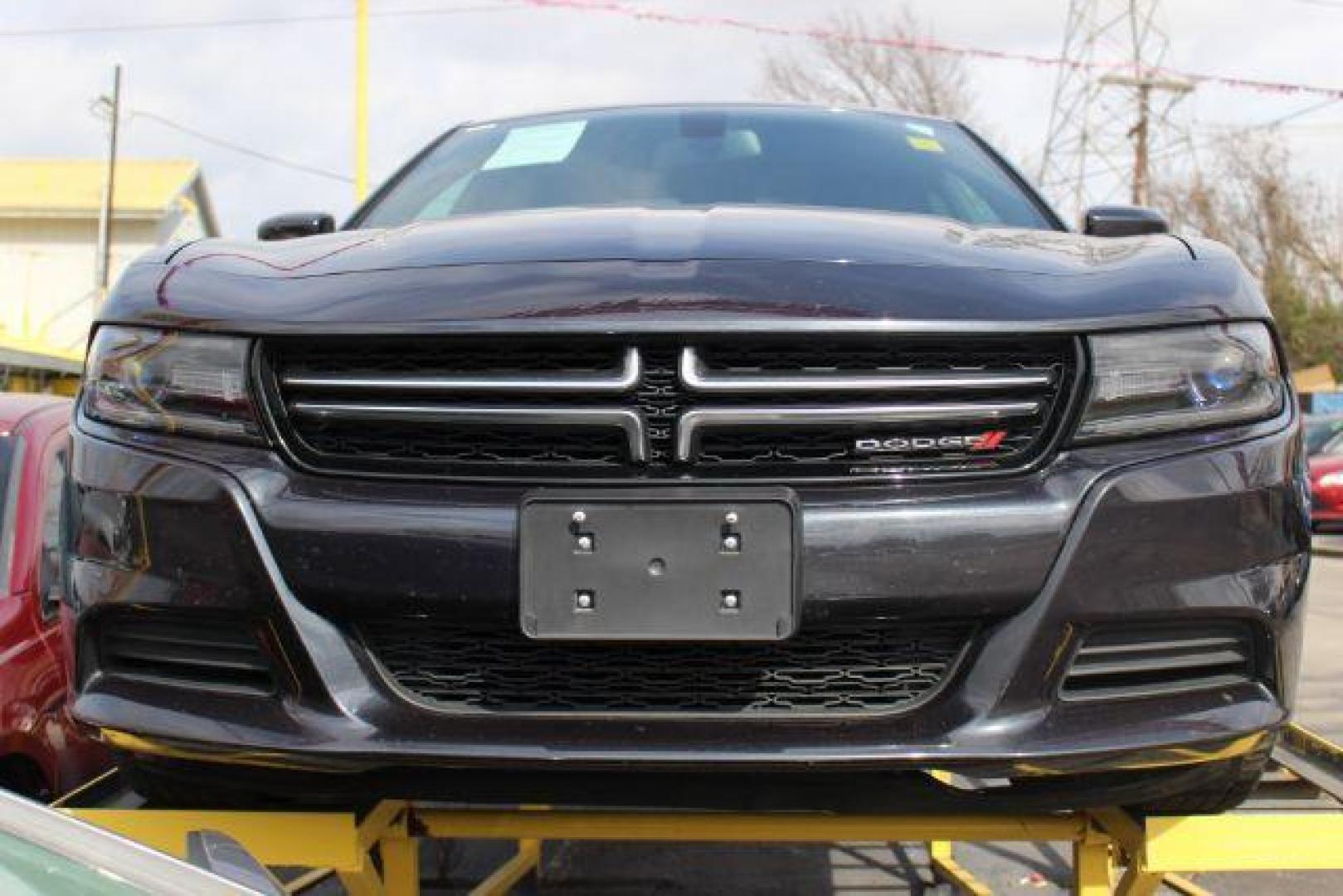 2016 BLACK Dodge Charger SE (2C3CDXBG8GH) with an 3.6L V6 DOHC 24V engine, 8-Speed Automatic transmission, located at 2715 W Pioneer Pkwy, Arlington, TX, 76013, (817) 265-9009, 32.710262, -97.153236 - Photo#3