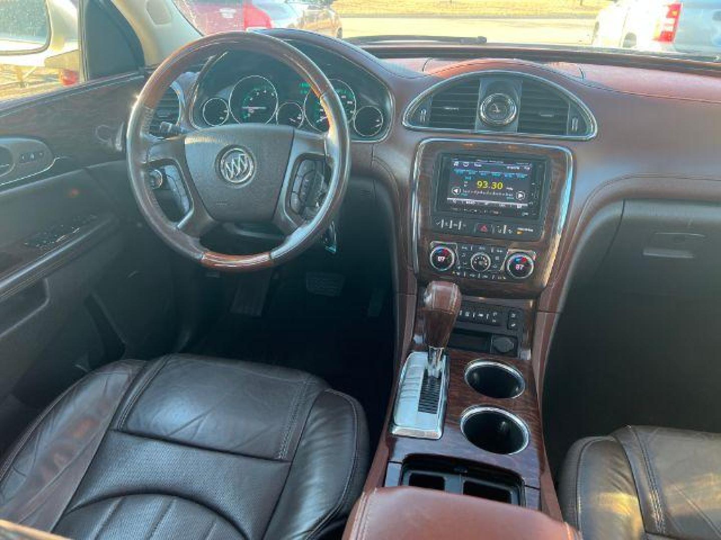 2014 WHITE Buick Enclave Premium FWD (5GAKRCKDXEJ) with an 3.6L V6 DOHC 24V engine, 6-Speed Automatic Ov transmission, located at 2715 W Pioneer Pkwy, Arlington, TX, 76013, (817) 265-9009, 32.710262, -97.153236 - Photo#15