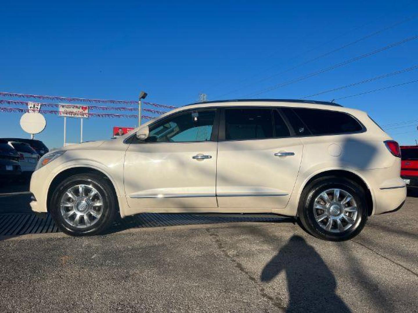 2014 WHITE Buick Enclave Premium FWD (5GAKRCKDXEJ) with an 3.6L V6 DOHC 24V engine, 6-Speed Automatic Ov transmission, located at 2715 W Pioneer Pkwy, Arlington, TX, 76013, (817) 265-9009, 32.710262, -97.153236 - Photo#1