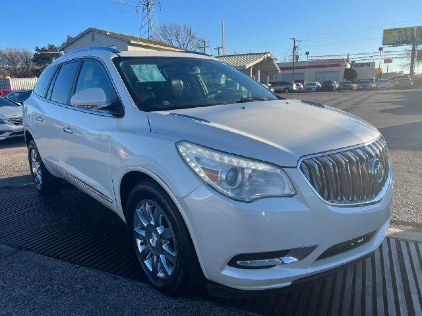 2014 WHITE Buick Enclave Premium FWD (5GAKRCKDXEJ) with an 3.6L V6 DOHC 24V engine, 6-Speed Automatic Ov transmission, located at 2715 W Pioneer Pkwy, Arlington, TX, 76013, (817) 265-9009, 32.710262, -97.153236 - Photo#4