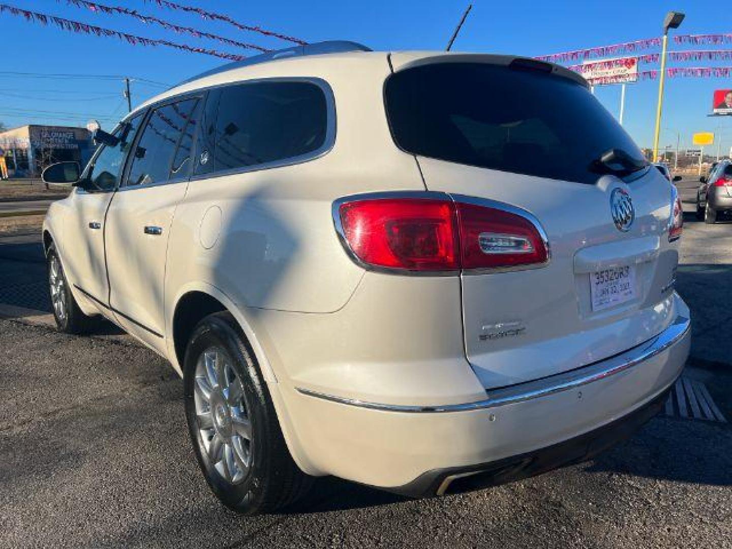 2014 WHITE Buick Enclave Premium FWD (5GAKRCKDXEJ) with an 3.6L V6 DOHC 24V engine, 6-Speed Automatic Ov transmission, located at 2715 W Pioneer Pkwy, Arlington, TX, 76013, (817) 265-9009, 32.710262, -97.153236 - Photo#7