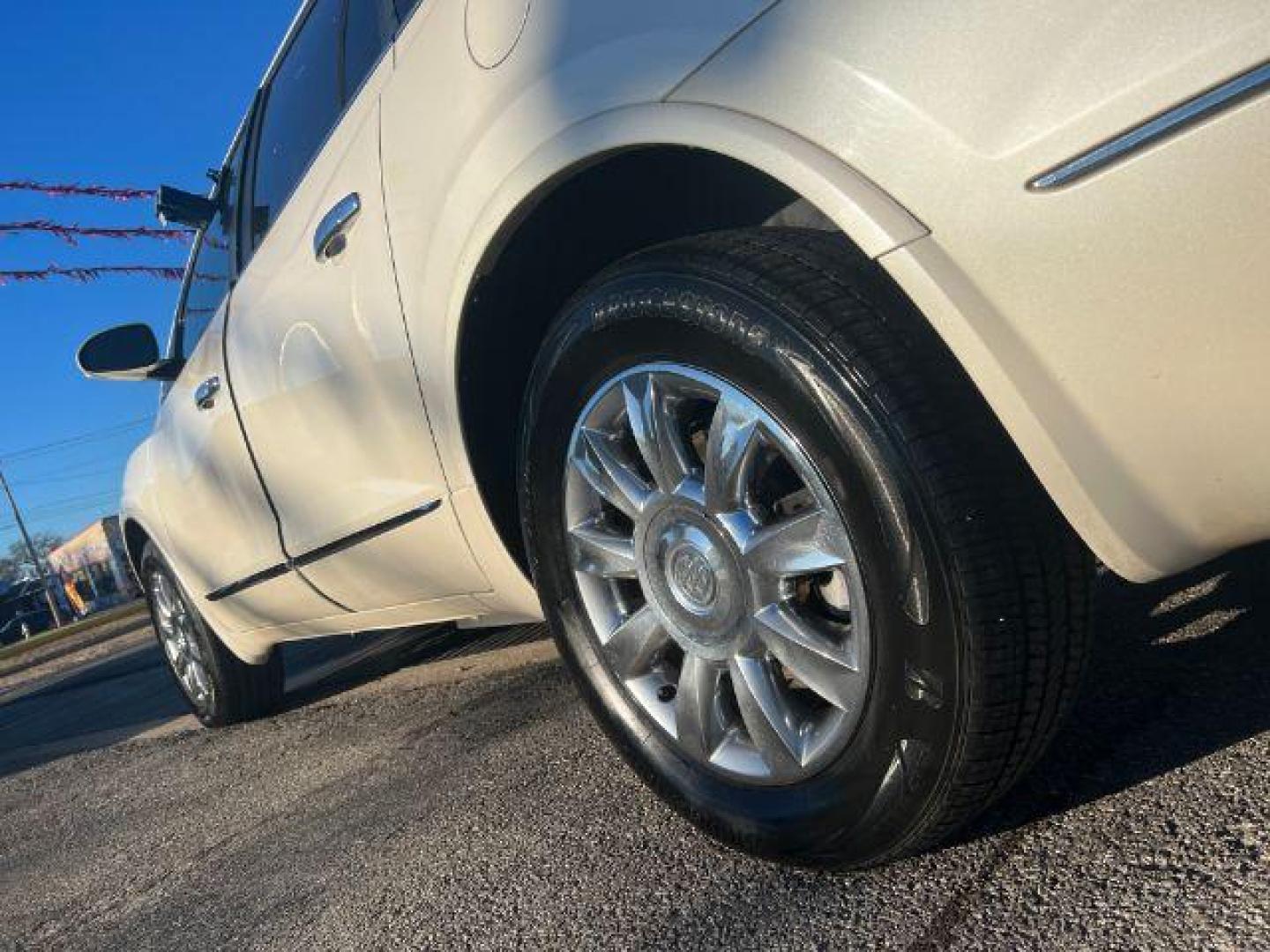 2014 WHITE Buick Enclave Premium FWD (5GAKRCKDXEJ) with an 3.6L V6 DOHC 24V engine, 6-Speed Automatic Ov transmission, located at 2715 W Pioneer Pkwy, Arlington, TX, 76013, (817) 265-9009, 32.710262, -97.153236 - Photo#8