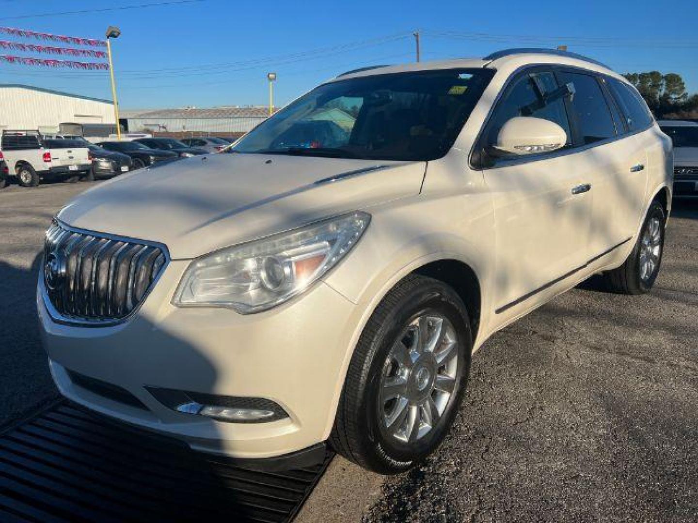 2014 WHITE Buick Enclave Premium FWD (5GAKRCKDXEJ) with an 3.6L V6 DOHC 24V engine, 6-Speed Automatic Ov transmission, located at 2715 W Pioneer Pkwy, Arlington, TX, 76013, (817) 265-9009, 32.710262, -97.153236 - Photo#2