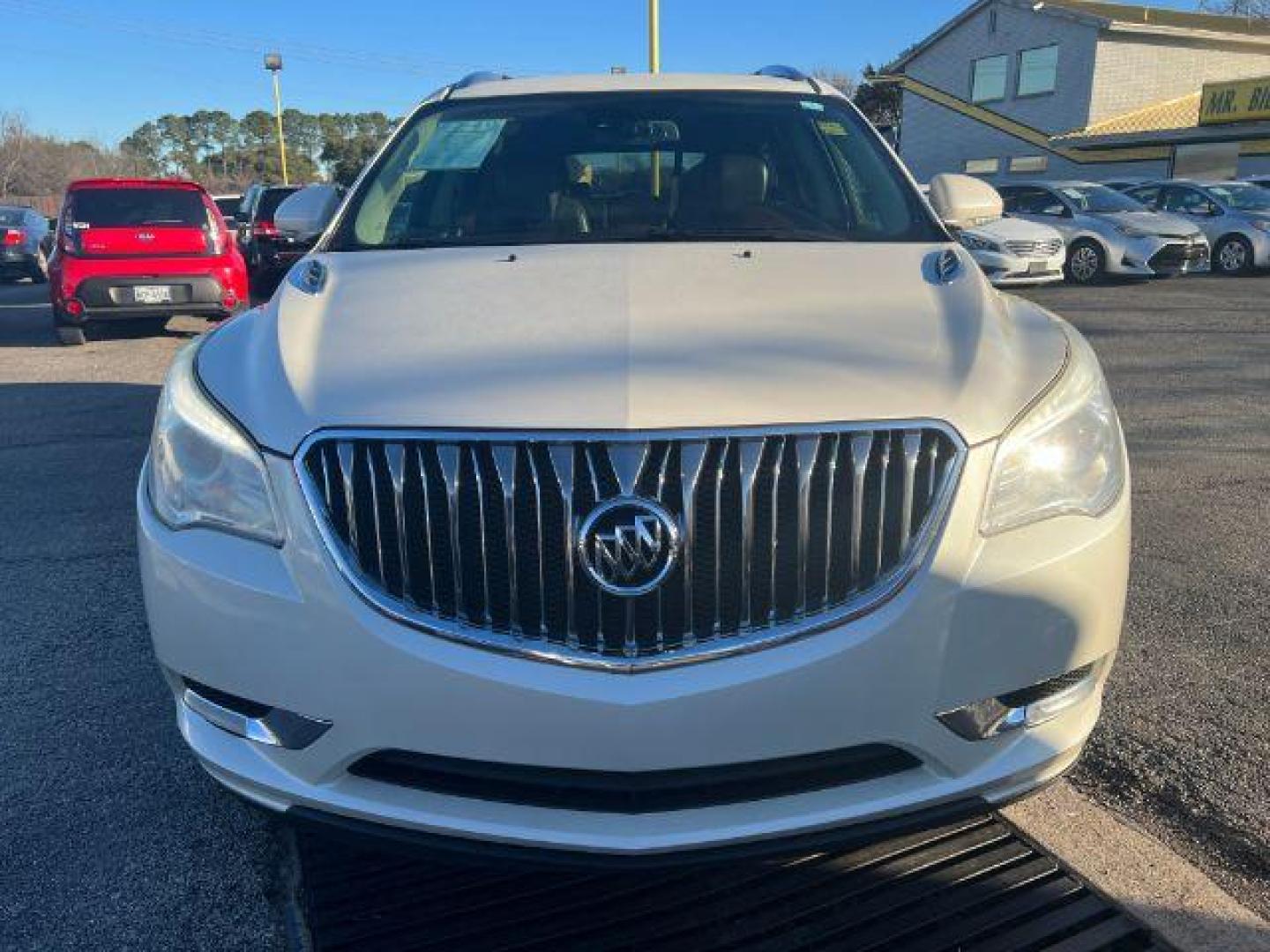 2014 WHITE Buick Enclave Premium FWD (5GAKRCKDXEJ) with an 3.6L V6 DOHC 24V engine, 6-Speed Automatic Ov transmission, located at 2715 W Pioneer Pkwy, Arlington, TX, 76013, (817) 265-9009, 32.710262, -97.153236 - Photo#3