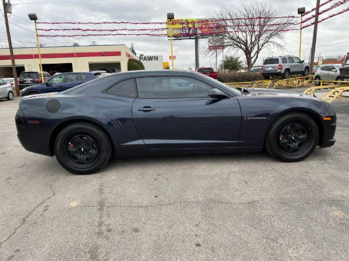 2013 BLUE Chevrolet Camaro LS Coupe (2G1FA1E30D9) with an 3.6L V6 DOHC 24V FFV engine, 6-Speed Automatic transmission, located at 2715 W Pioneer Pkwy, Arlington, TX, 76013, (817) 265-9009, 32.710262, -97.153236 - Photo#5