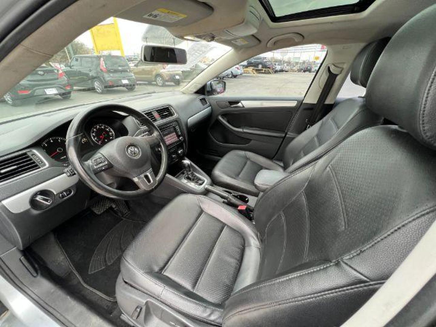 2013 SILVER Volkswagen Jetta SE (3VWDP7AJ9DM) with an 2.5L L5 DOHC 20V engine, located at 2715 W Pioneer Pkwy, Arlington, TX, 76013, (817) 265-9009, 32.710262, -97.153236 - Photo#14