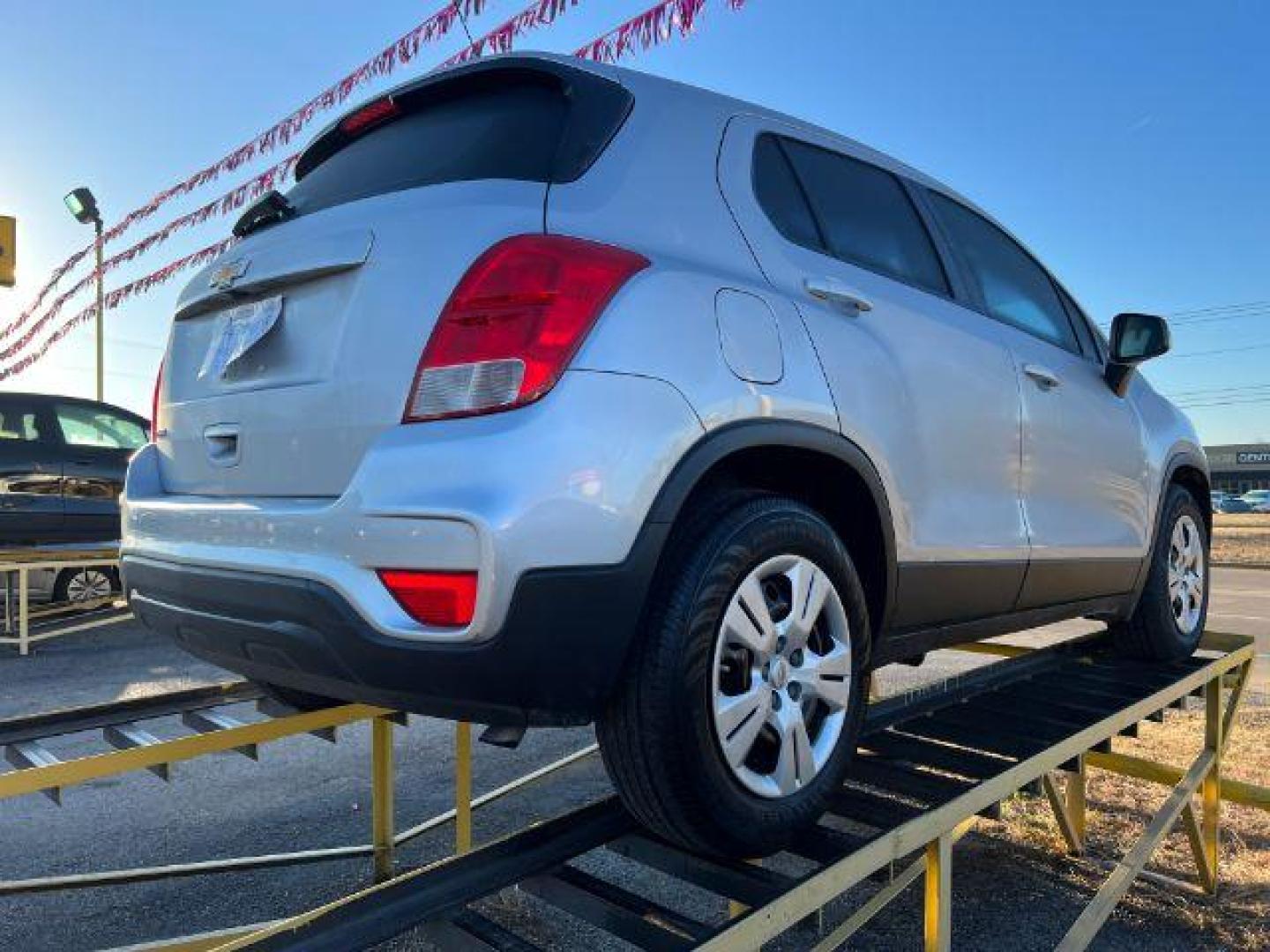 2017 SILVER Chevrolet Trax LS FWD (KL7CJKSB4HB) with an 1.4L L4 DOHC 16V engine, 6-Speed Automatic transmission, located at 2715 W Pioneer Pkwy, Arlington, TX, 76013, (817) 265-9009, 32.710262, -97.153236 - Photo#5