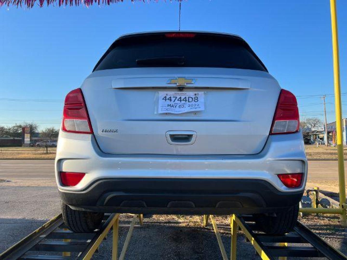 2017 SILVER Chevrolet Trax LS FWD (KL7CJKSB4HB) with an 1.4L L4 DOHC 16V engine, 6-Speed Automatic transmission, located at 2715 W Pioneer Pkwy, Arlington, TX, 76013, (817) 265-9009, 32.710262, -97.153236 - Photo#6