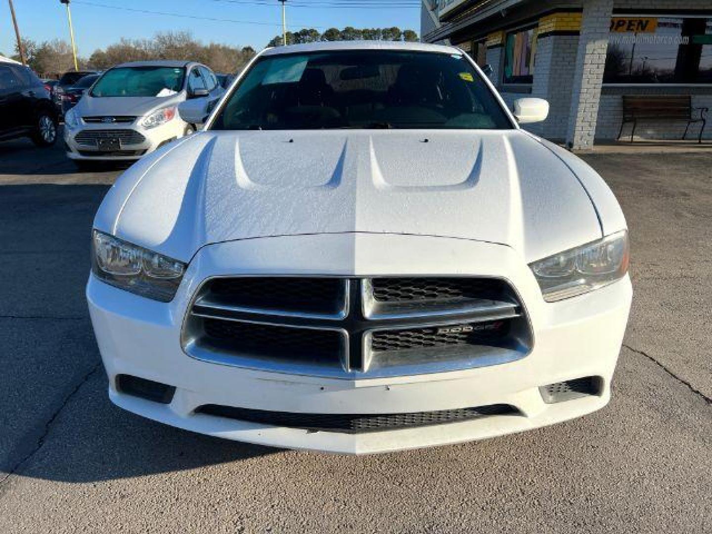 2014 WHITE Dodge Charger SE (2C3CDXBGXEH) with an 3.6L V6 DOHC 24V engine, 5-Speed Automatic transmission, located at 2715 W Pioneer Pkwy, Arlington, TX, 76013, (817) 265-9009, 32.710262, -97.153236 - Photo#3