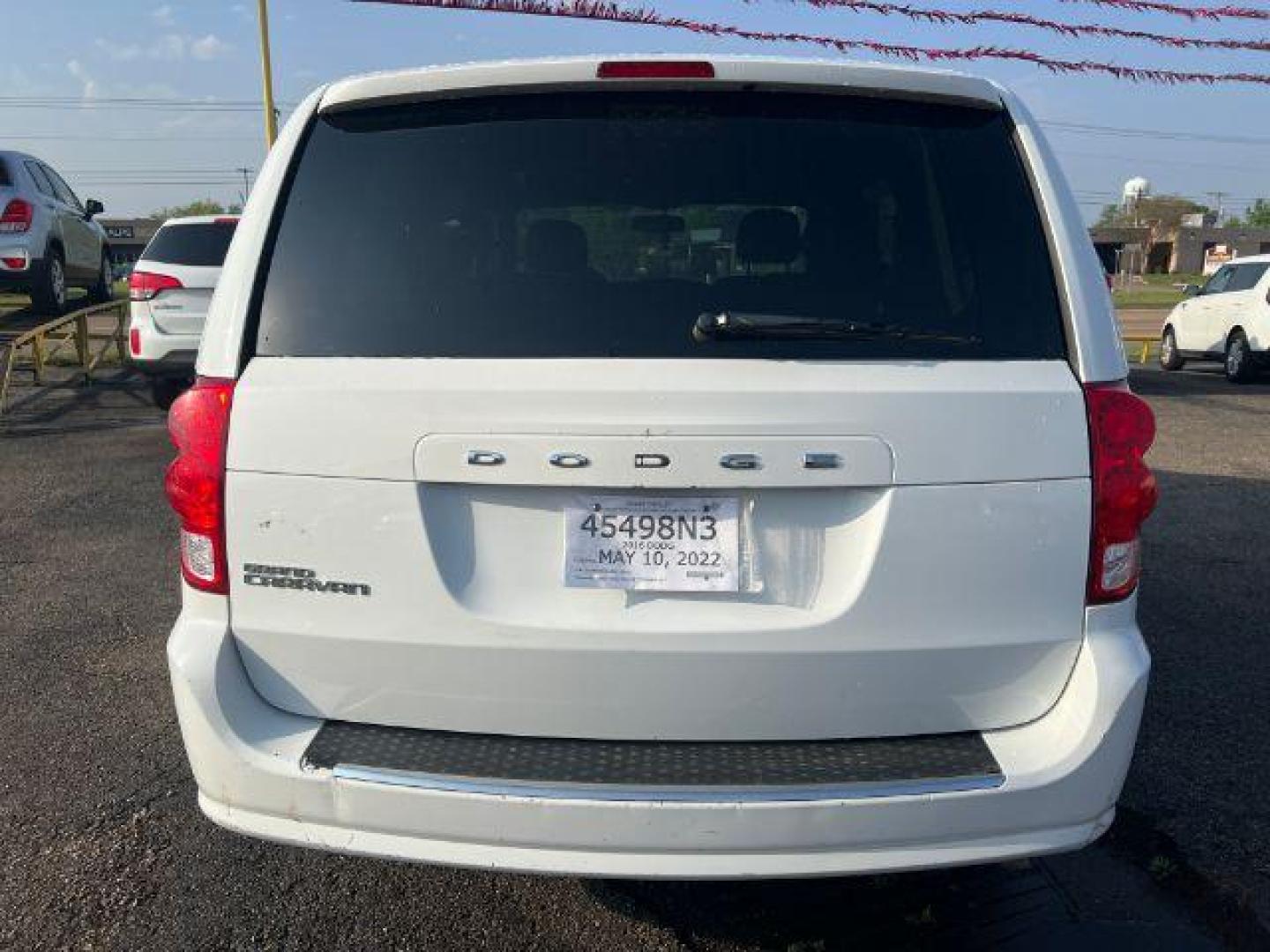 2016 WHITE Dodge Grand Caravan SE (2C4RDGBGXGR) with an 3.6L V6 DOHC 24V engine, 6-Speed Automatic transmission, located at 2715 W Pioneer Pkwy, Arlington, TX, 76013, (817) 265-9009, 32.710262, -97.153236 - Photo#6