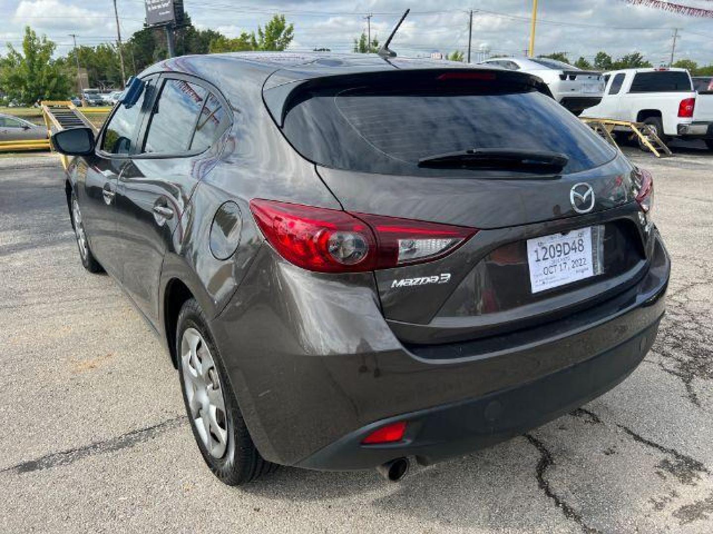 2016 GRAY Mazda MAZDA3 SEDAN 4-DR (JM1BM1J73G1) with an 2.0L L4 DOHC 16V engine, 6-Speed Automatic transmission, located at 2715 W Pioneer Pkwy, Arlington, TX, 76013, (817) 265-9009, 32.710262, -97.153236 - Photo#7